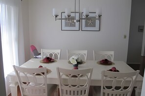 Dining - Premium Pool Villa Centrally Located near Disney (Kissimmee)