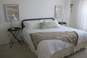 3 bedrooms, iron/ironing board, bed sheets