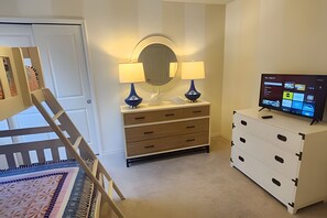 6 chambres, fer et planche à repasser, draps fournis