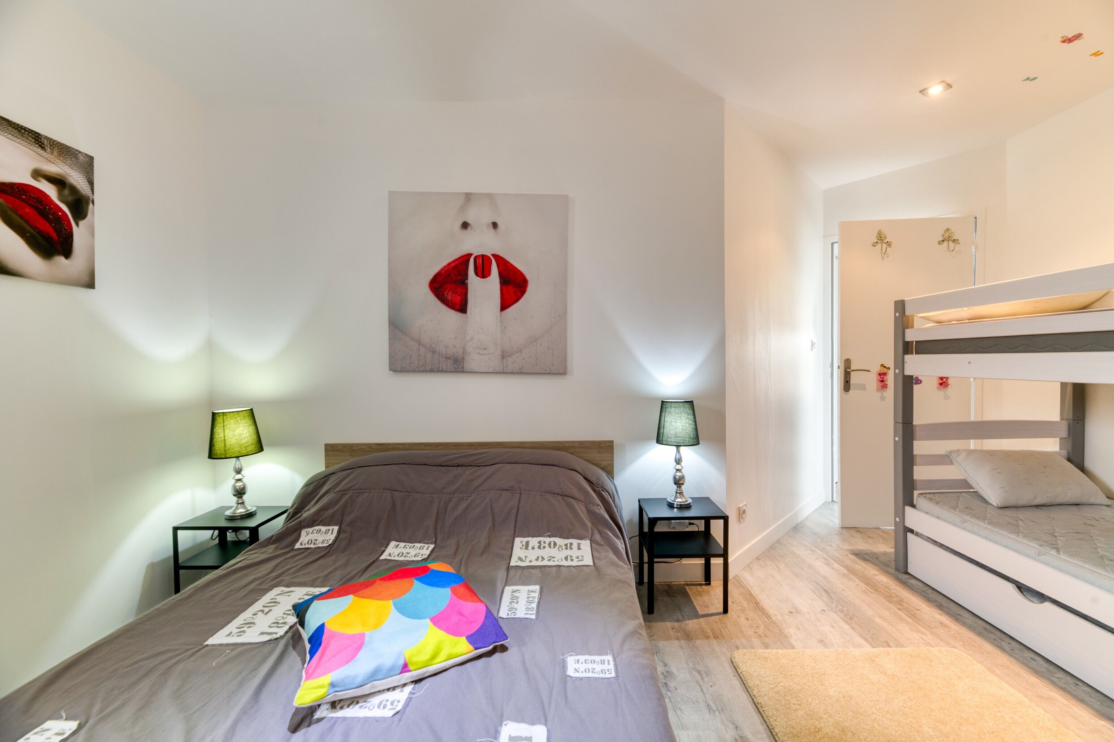 3 室のベッドルーム、WiFi