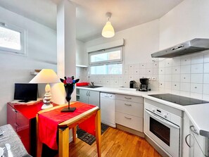 Fridge, microwave, dishwasher, coffee/tea maker