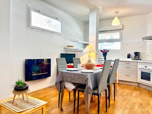 Fridge, microwave, dishwasher, coffee/tea maker