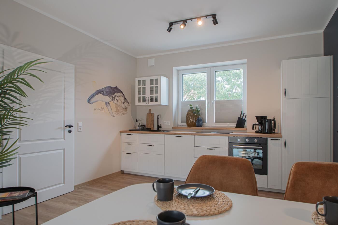 Geladeira, micro-ondas, fogão, cooktop