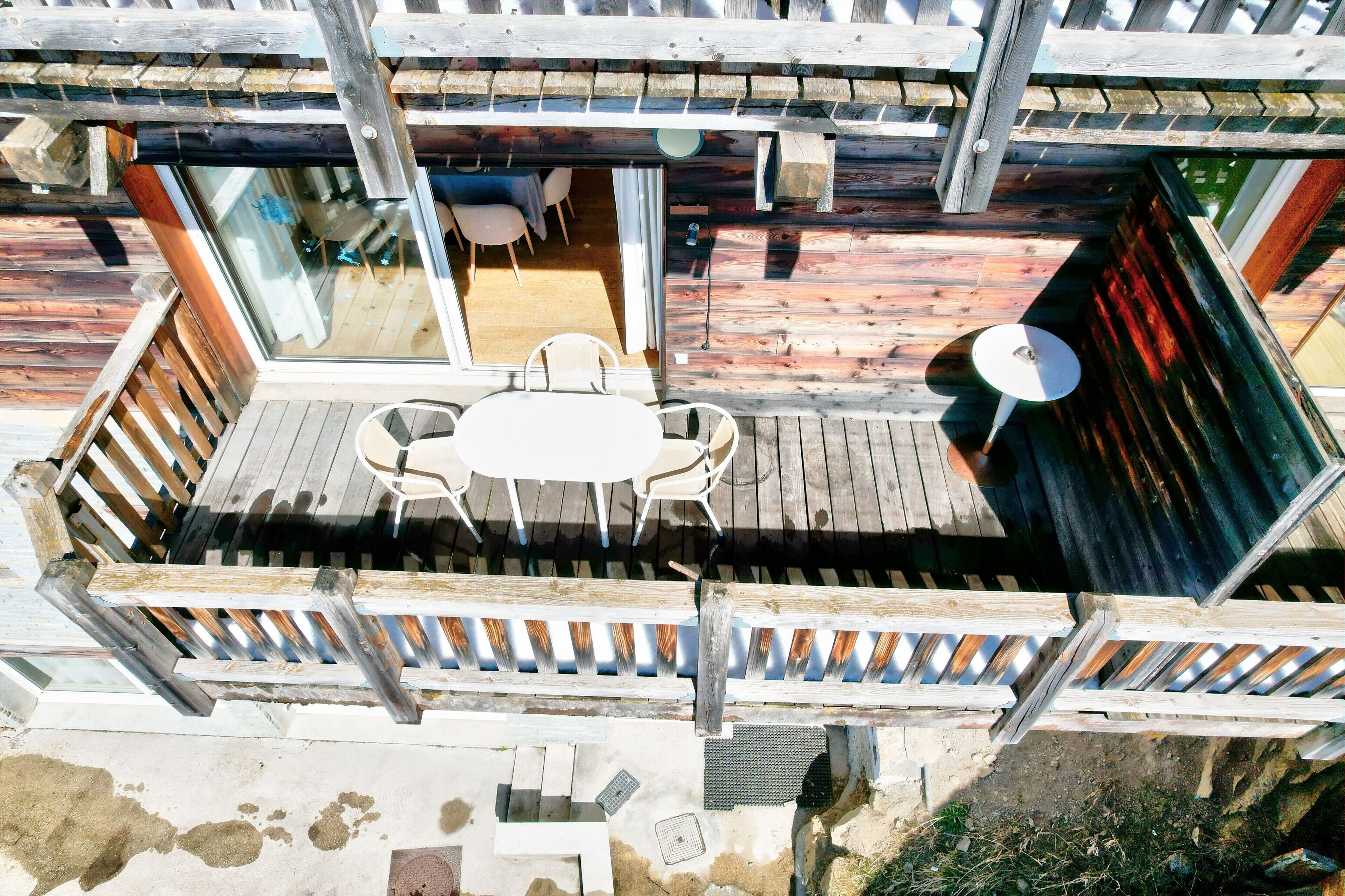 屋外ダイニングエリア