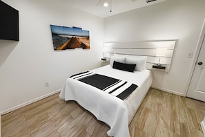 3 chambres, fer et planche à repasser, draps fournis