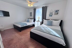 3 chambres, fer et planche à repasser, draps fournis