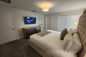 4 bedrooms, iron/ironing board, bed sheets