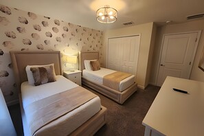 4 bedrooms, iron/ironing board, bed sheets