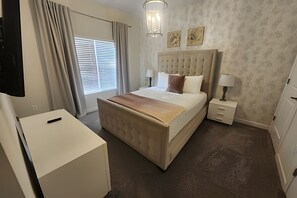 4 chambres, fer et planche à repasser, draps fournis