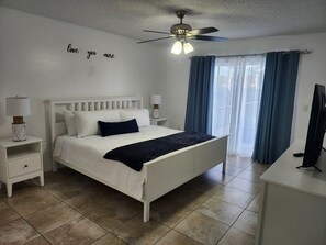 3 bedrooms, iron/ironing board, bed sheets