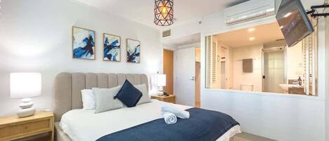 2 bedrooms, iron/ironing board, WiFi, bed sheets