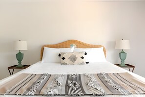 3 bedrooms, iron/ironing board, bed sheets