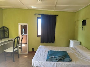 1 bedroom, WiFi, bed sheets