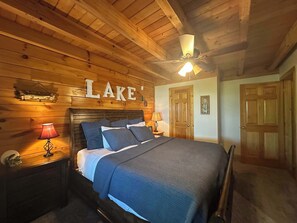 5 bedrooms, iron/ironing board, travel crib, WiFi - 5 BDR for 20 with Hot Tub, Pool Table & Lake View! (Dandridge)