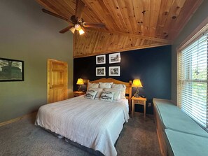 5 habitaciones, tabla de planchar con plancha, cuna de viaje y wifi 