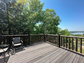 Terrace/patio - 5 BDR for 20 with Hot Tub, Pool Table & Lake View! (Dandridge)