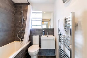 Appartamento (Modern Borough Retreat with Private T) | Bagno