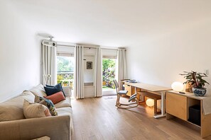 Apartment (Modern Borough Retreat with Private T) | Living room - Modern Borough Retreat With Private Terrace (London)