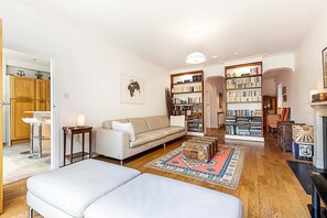 House (North London Escape - Whole Home Grea) | Living room