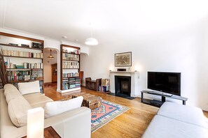 House (North London Escape - Whole Home Grea) | Living room