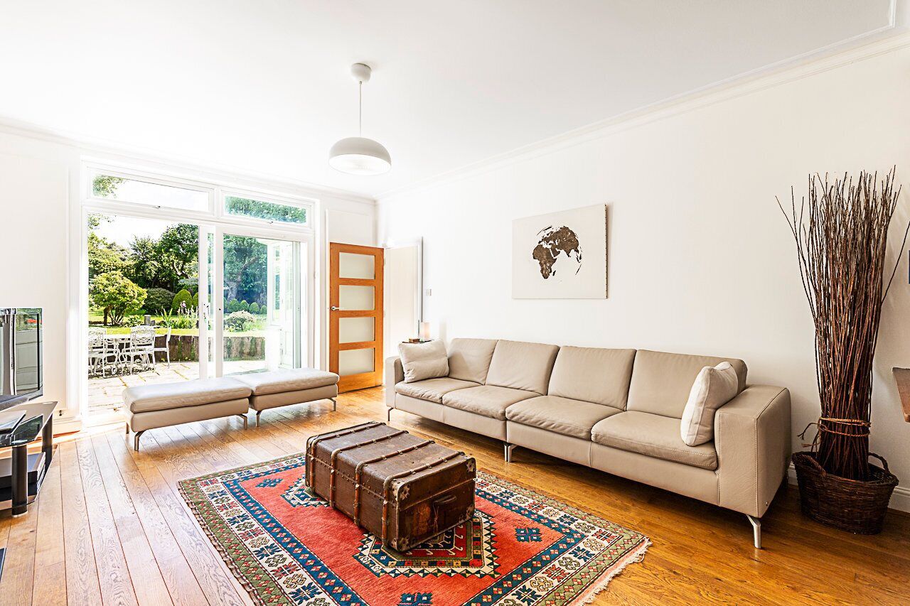 House (North London Escape - Whole Home Grea) | Living room | TV