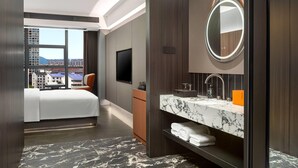 Superior Room, 1 King Bed, Non Smoking