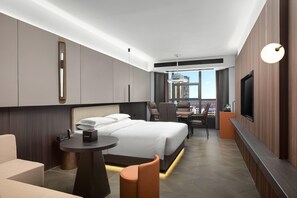 Room, 1 King Bed, Non Smoking (Chess)