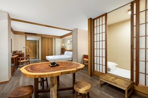 Suite, Multiple Beds, Non Smoking