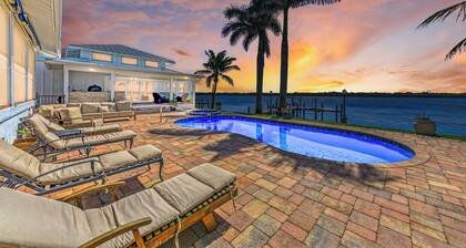 Relaxing Water Front Escape 3-bedroom house