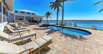 Relaxing Water Front Escape 3-bedroom house