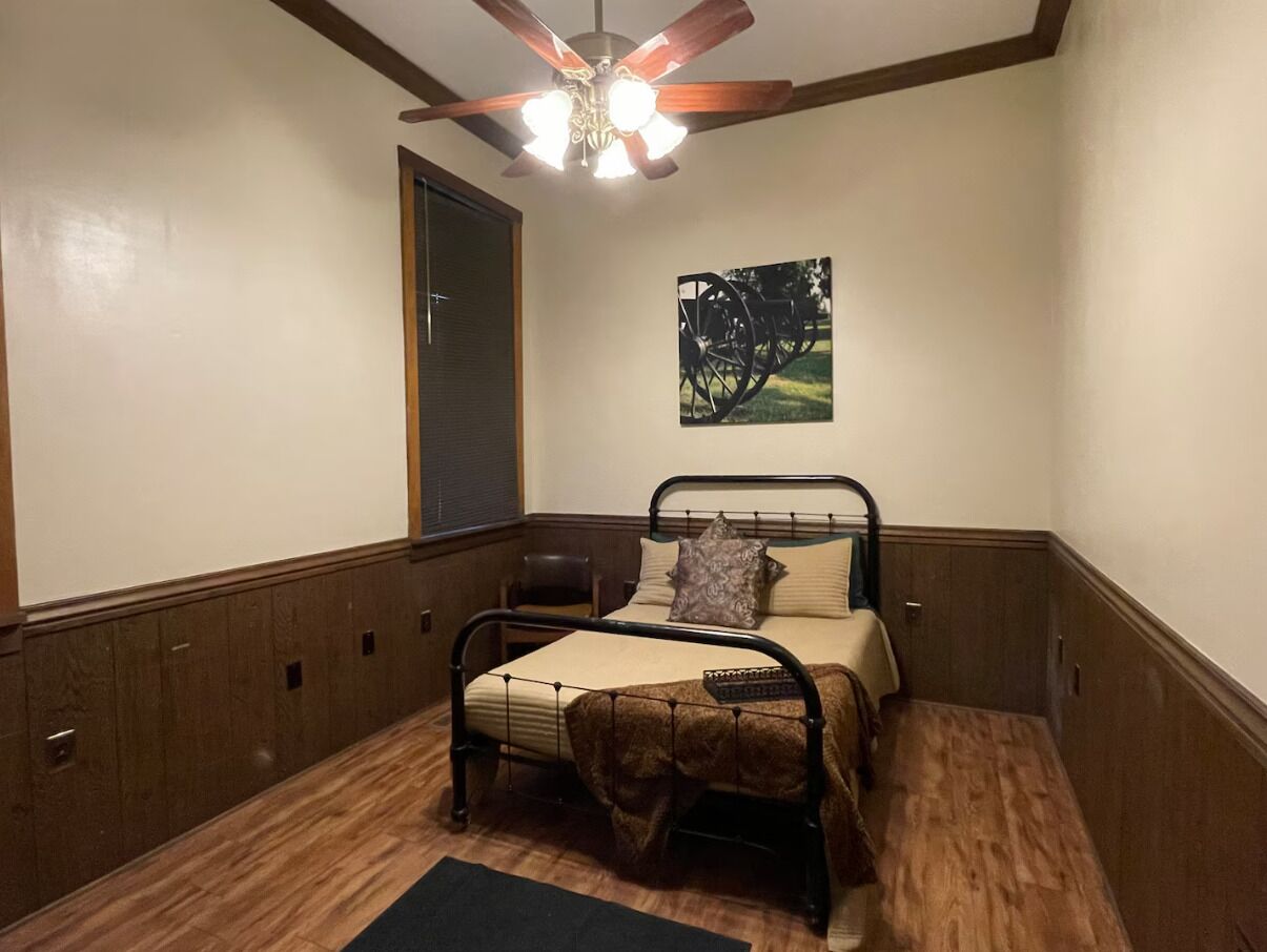 2 bedrooms, bed sheets