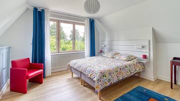 3 slaapkamers, een bureau, gratis wifi, beddengoed