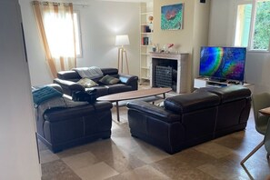 Tv, pejs, bordtennisbord