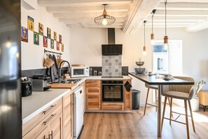 Frigorifero, microonde, forno, lavastoviglie