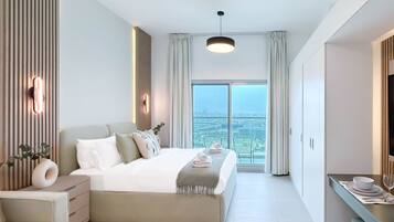 Iron/ironing board, internet, bed sheets