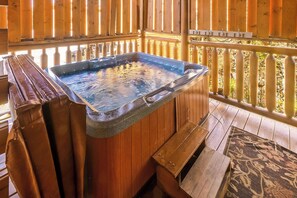 House, Multiple Beds, Hot Tub, Mountain View (Center of Attention) | Outdoor spa tub