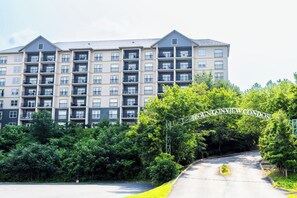 Exterior - Mountain View Condo 1501 (Pigeon Forge)