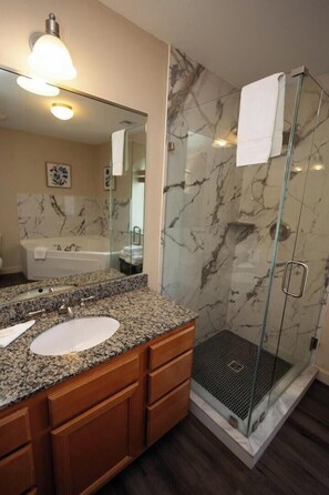 Condo, Multiple Beds, Pool Access, Mountain View (Mountain View Condo 1501) | Bathroom | Towels - Mountain View Condo 1501 (Pigeon Forge)