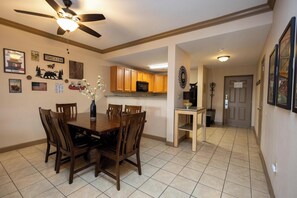Dining - Mountain View Condo 1501 (Pigeon Forge)