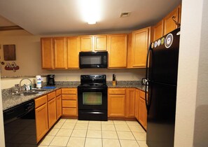 公寓客房, 多張床, 可使用泳池, 山景 (Mountain View Condo 1501) | 私人廚房