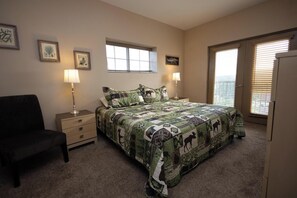 Condo, várias camas, acesso à piscina, vista para a montanha (Mountain View Condo 1501) | 3 quartos, individualmente decorados, individualmente mobiliados
