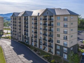 Exterior - Mountain View Condo 3307 (Pigeon Forge)