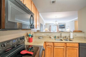 Condo, Multiple Beds, Balcony, Mountain View (Mountain View Condo 3307) | Private kitchen