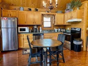 Maison, 1 très grand lit et 1 canapé-lit, patio, vue jardin (Cuddle Up) | Cuisine privée