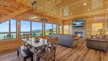 Hus, flere senger, spabadekar, fjellutsikt (Dolly Valley View) | Innvendig