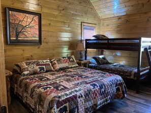 Cabin, Multiple Beds, Pool Access, Garden View (Bear Paws Up) | 2 bedrooms, individually decorated, individually furnished, bed sheets - Bear Paws Up (Pigeon Forge)
