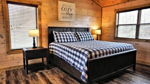 Hus - flera sängar - balkong - utsikt mot trädgården (Suite Retreat) | 4 sovrum, individuell inredning, unika möbler och sängkläder