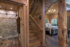 House, Multiple Beds, Balcony, Garden View (Out on a Limb TREEHOUSE) | 1 bedroom, individually decorated, individually furnished, bed sheets