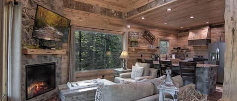 House, Multiple Beds, Balcony, Garden View (Out on a Limb TREEHOUSE) | Living area