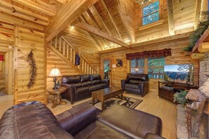 Interior - Leconte Lookout (Sevierville)